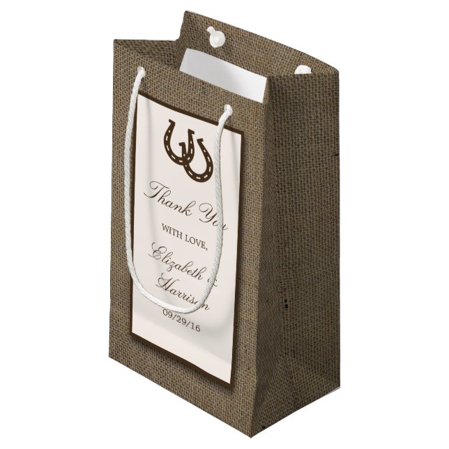Petit Sac Cadeau Country Rustic Horseshoe Sur Burlap Mariage (Devant Angle)