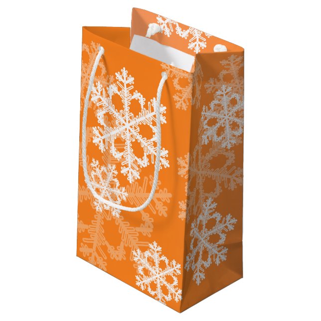 Petit Sac Cadeau Élégant Snowflakes orange motif de Noël moderne (Dos Angle)