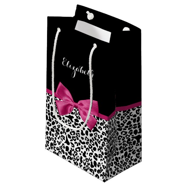 Petit Sac Cadeau Empreinte de léopard en ruban rose foncé avec nom (Devant Angle)