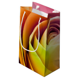 Petit Sac Cadeau Fermez-vous des pétales de rose colorés