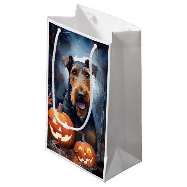 Petit Sac Cadeau Halloween Airedale Avec Peur Citrouille (Devant Angle)