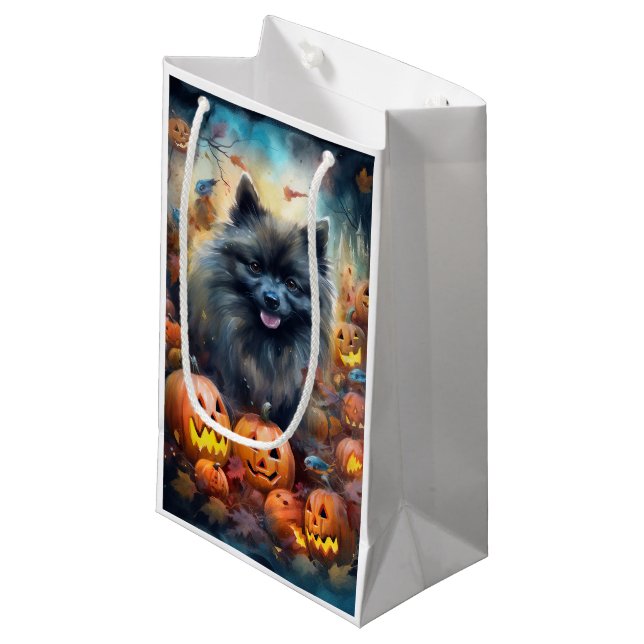 Petit Sac Cadeau Halloween Keeshonté avec la peur Citrouille (Devant Angle)