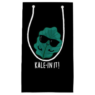 Petit Sac Cadeau Kale-in It Funny Veggie Kale Pun Dark BG