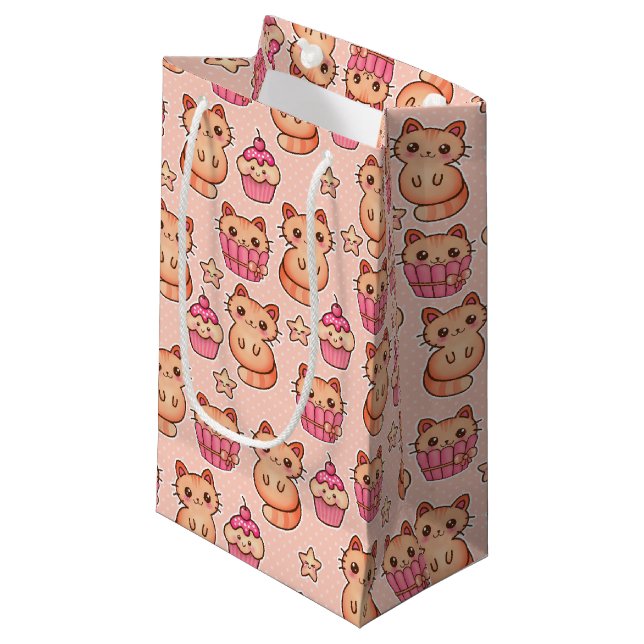 Petit Sac Cadeau Kawaii Cute Cats and Cupcakes Motif rose (Devant Angle)