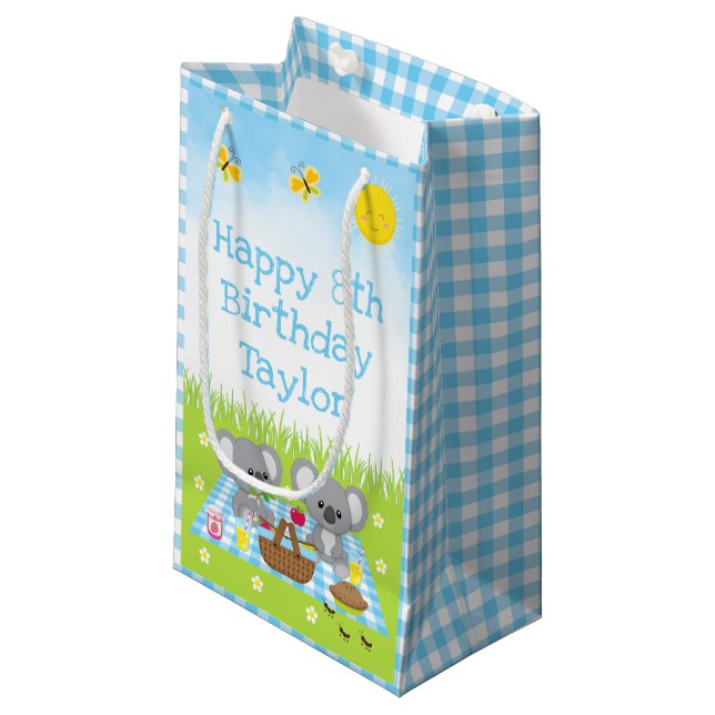 Petit Sac Cadeau Koala Bears Pique-nique Bleu En vichy Joyeux anniv (Devant Angle)