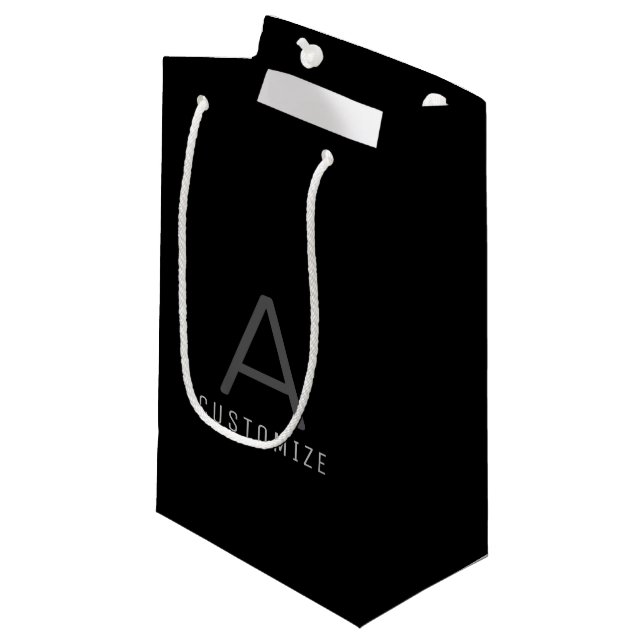 Petit Sac Cadeau Noir simple Nom personnalisé initial (Devant Angle)