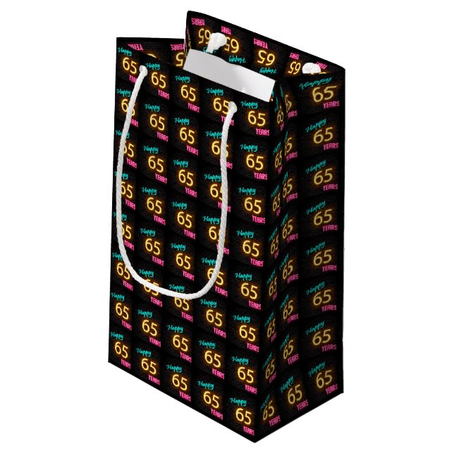 Petit Sac Cadeau Panneau néon en brique pour 65ème anniversaire (Dos Angle)