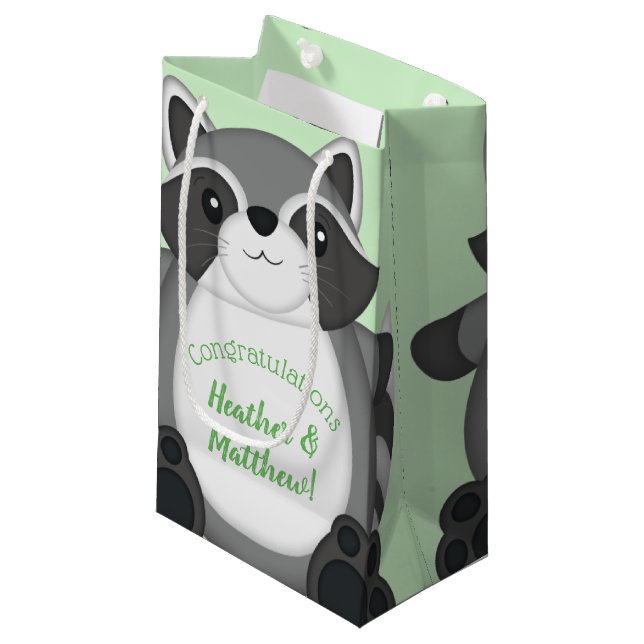 Petit Sac Cadeau Raccoon Baby shower vert (Devant Angle)