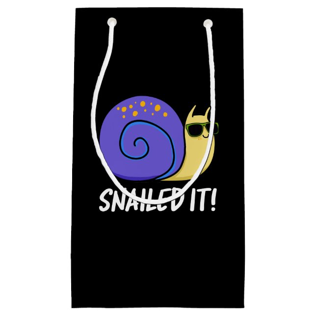 Petit Sac Cadeau Snail It Funny Snail Pun Dark BG (Devant)