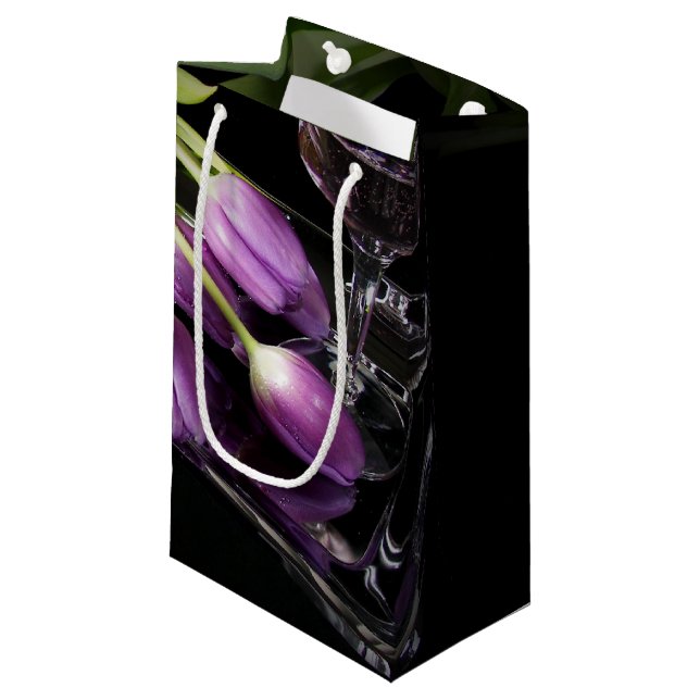 Petit Sac Cadeau Tulipes pourpres et vin (Devant Angle)