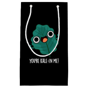 Petit Sac Cadeau Vous êtes Kale-in Me Drôle Veggie Kale Pun Dark BG