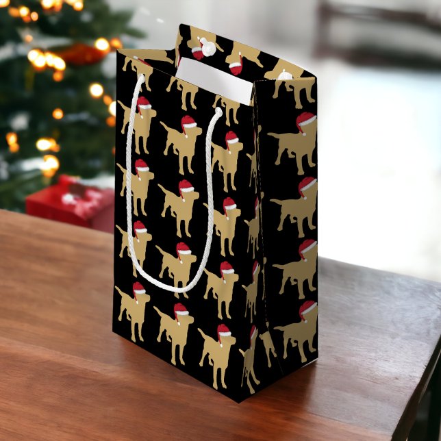 Petit Sac Cadeau Yellow Labrador Retriever En Red Santa Hat (Yellow Labrador Retriever In Red Santa Hat Small Gift Bag from Ricaso)
