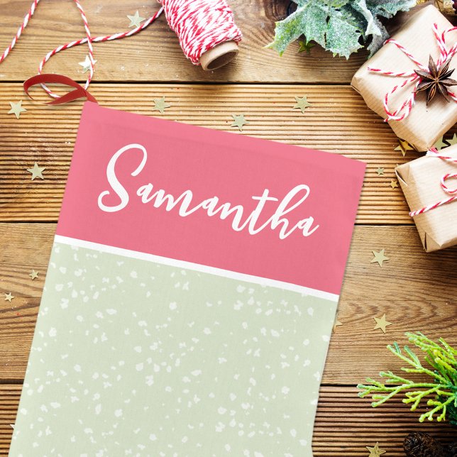 Petite Chaussette De Noël Calligraphie blanc mignon Script rose vert (Cute Christmas stocking with the pink and green chic color theme. )