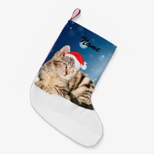 Petite Chaussette De Noël Chat mignon portant chapeau de Noël rouge neige