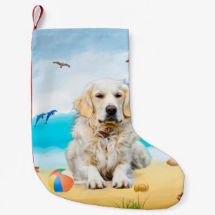 Petite Chaussette De Noël Chien Retriever doré sur la plage