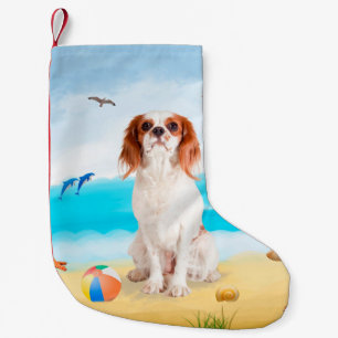 Petite Chaussette De Noël Chien roi cavalier sur la plage