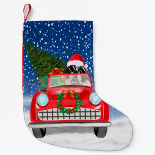 Petite Chaussette De Noël Chien Saint-Bernard conduisant une voiture dans la