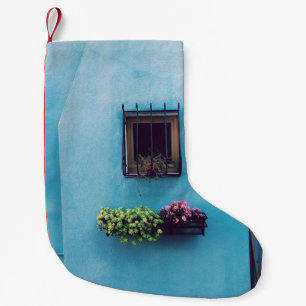 PETITE CHAUSSETTE DE NOËL FENÊTRE AVEC CADRE AU-DESSUS VERT ET ROSE PETALED