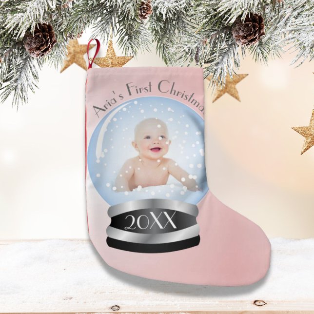 Petite Chaussette De Noël Globe des neiges Pink Girl Baby's 1st Christmas Ph (Snow Globe Pink Girl Baby's 1st Christmas Photo Small Christmas Stocking)