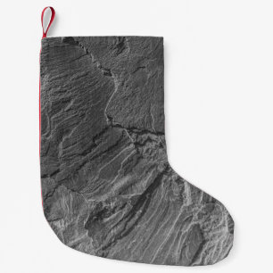 PETITE CHAUSSETTE DE NOËL GRAYSCALE PHOTO OF ROCK FORMATION