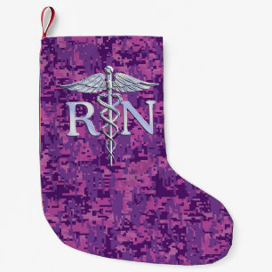 Petite Chaussette De Noël Infirmière inscrite RN Caduceus sur Camouflage ro
