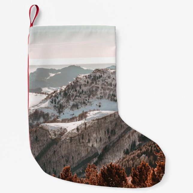 PETITE CHAUSSETTE DE NOËL LA VUE DE L'OISEAU SUR LA MONTAGNE COUVERTE DE NEI (Devant)