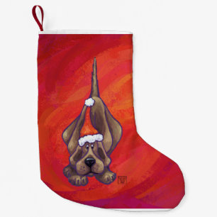 Petite Chaussette De Noël Noel de Chien À La Hache Sur Rouge