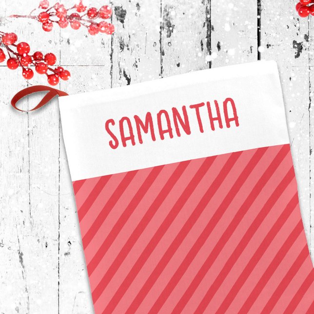 Petite Chaussette De Noël Red White Stripes de Noël Personnalisé (Cute whimsical red striped Christmas stocking with whimsical cute typography. )
