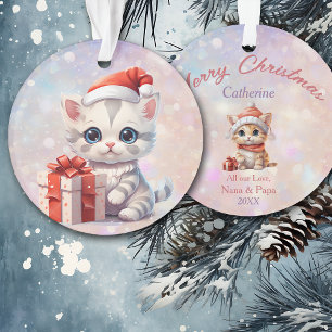 Petite-fille Cute Kitten avec cadeau de Noël