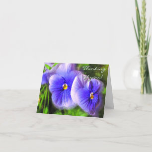 Petites Pansies pourpres Carte de note; Pansies gi