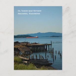 Pétrolier et carte postale à quai cassé