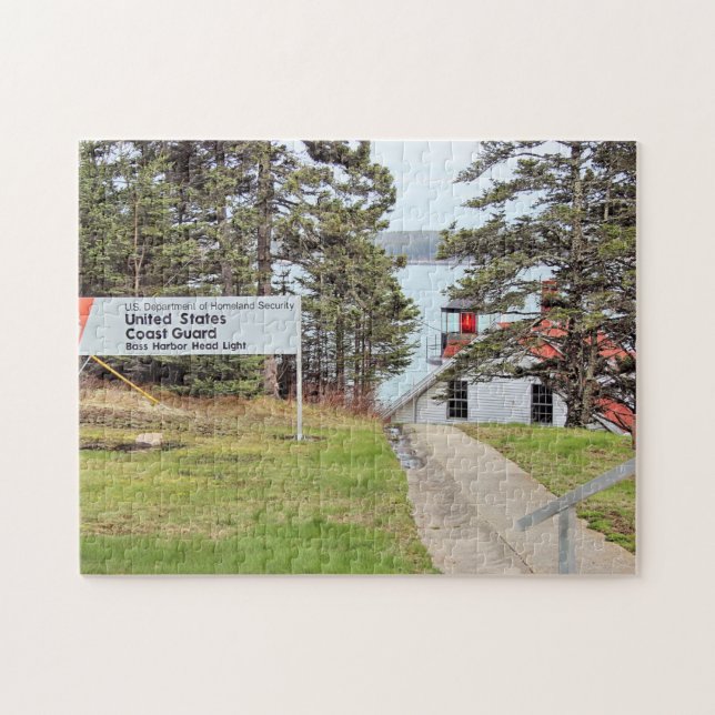 Phare de Bass Harbour Head, Maine Jigsaw Puzzle (Horizontal)