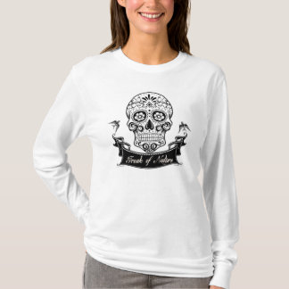 Phénomène de long T-shirt de cou de scoup de