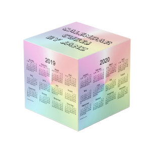 Photo 2019-2022 petit cube en calendrier de miroitement