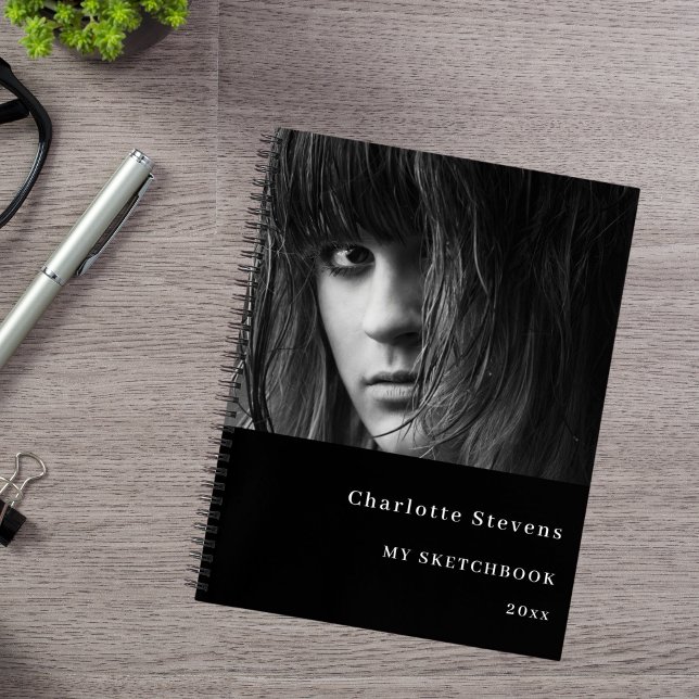 Photo de carnet de croquis noir blanc (Créateur téléchargé)