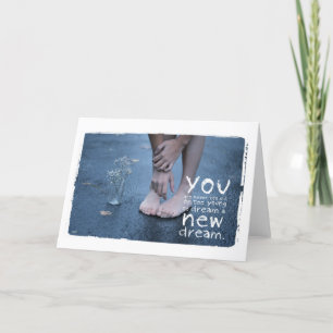 photo de fille dans la carte de voeux de pieds nus