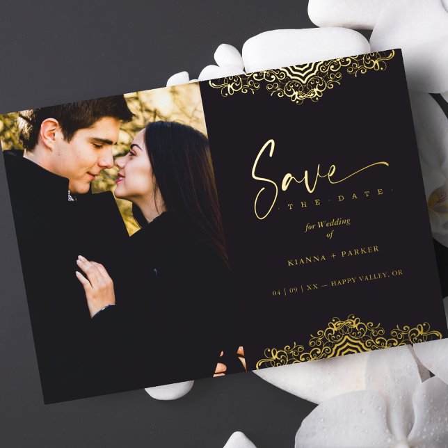 Photo Elegant Golden Filigree Fake Lace Wedding (Creator Uploaded)