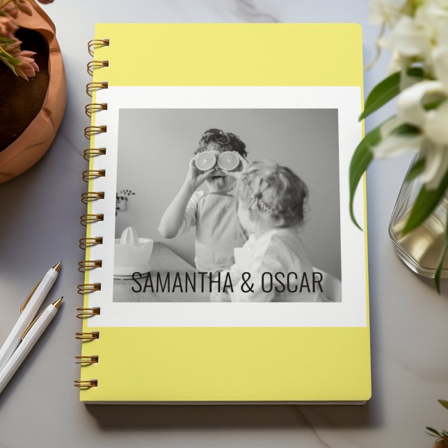 Photo Famille Moderne Jaune Simple Jolie Cadeau (Créateur téléchargé)