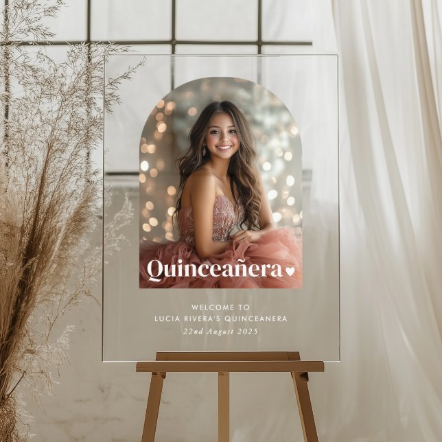 Photo minimaliste moderne de Quinceañera (Zazzle Modern Minimalist Quinceañera Arched Photo  Acrylic Sign)