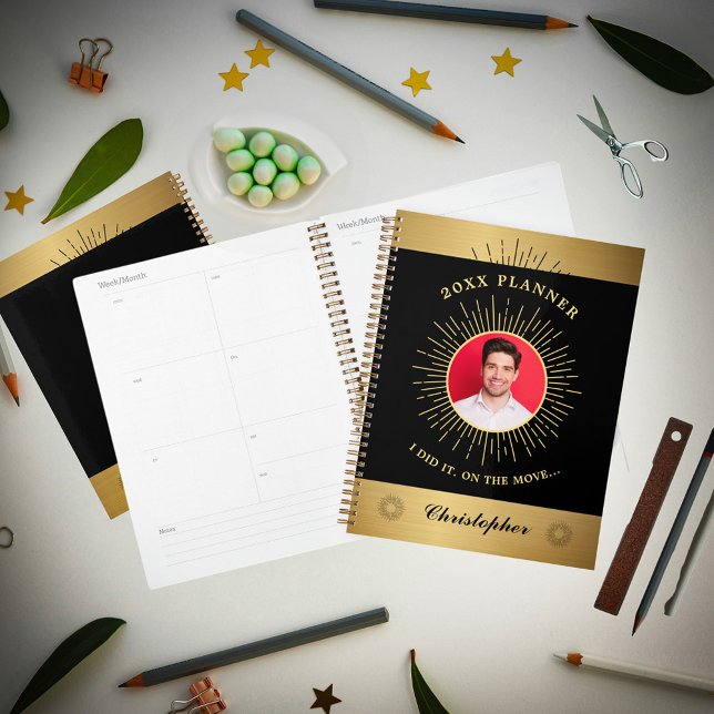Photo moderne Gold Black Elegant Personnalisé Plan (Modern Photo Gold Black Elegant Custom Planner is great to plan your year and activities with Photo.)