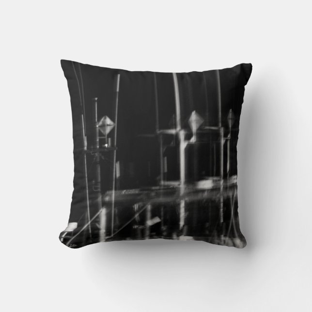 photo noir et blanc throw pillow (Front)