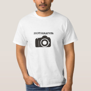 Photographe avec le T-shirt de valeur