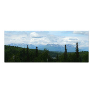 Photographie panoramique de la chaîne de montagnes