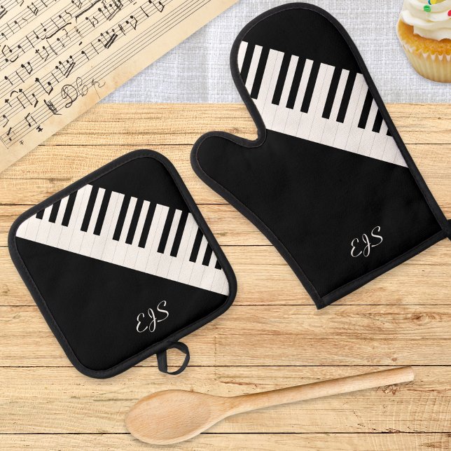 Piano Keys Black White Music Keyboard Monogrammed Oven Mitt & Pot Holder Set (A music-themed oven glove and pot holder matching set, with black and white piano keys design)