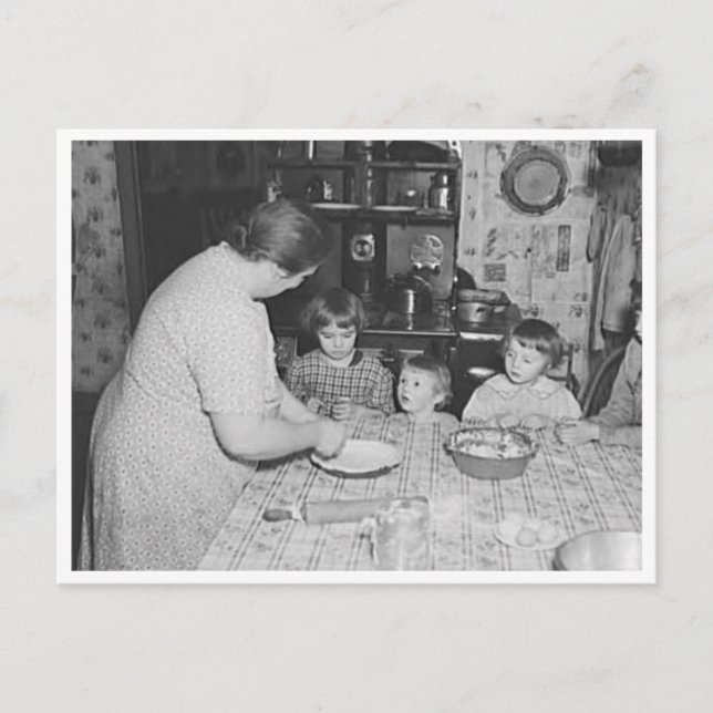 Pie making with children vintage photo 1930s postcard (Front)