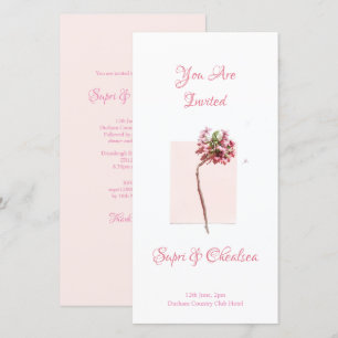 Pied plat pour l'élégante invitation de mariage