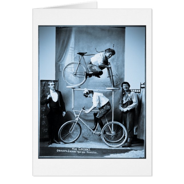 Piédestal mobile aliéné original de Mae Gordon (Devant)