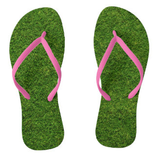 Pieds nus dans l'herbe tongs volants