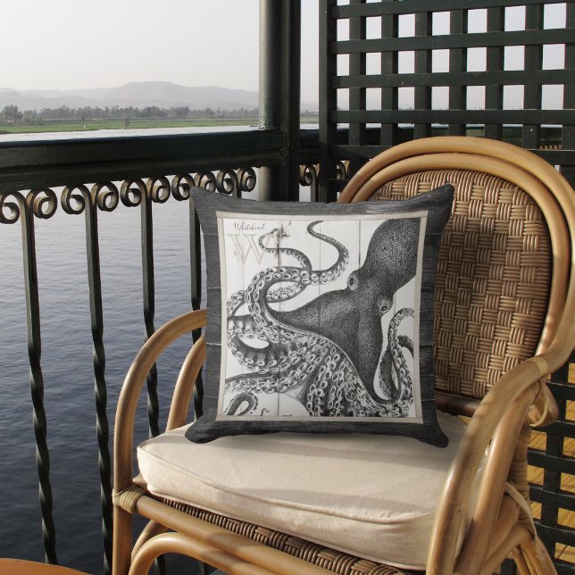 Pieuvre sur bois rustique Coussin extérieur (Créateur téléchargé)