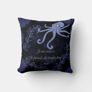 pieuvre throw pillow